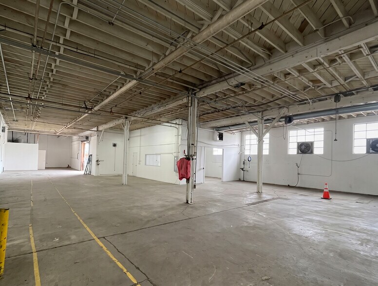 More Photos Of 3045 E 11th St, Los Angeles Warehouse For Lease