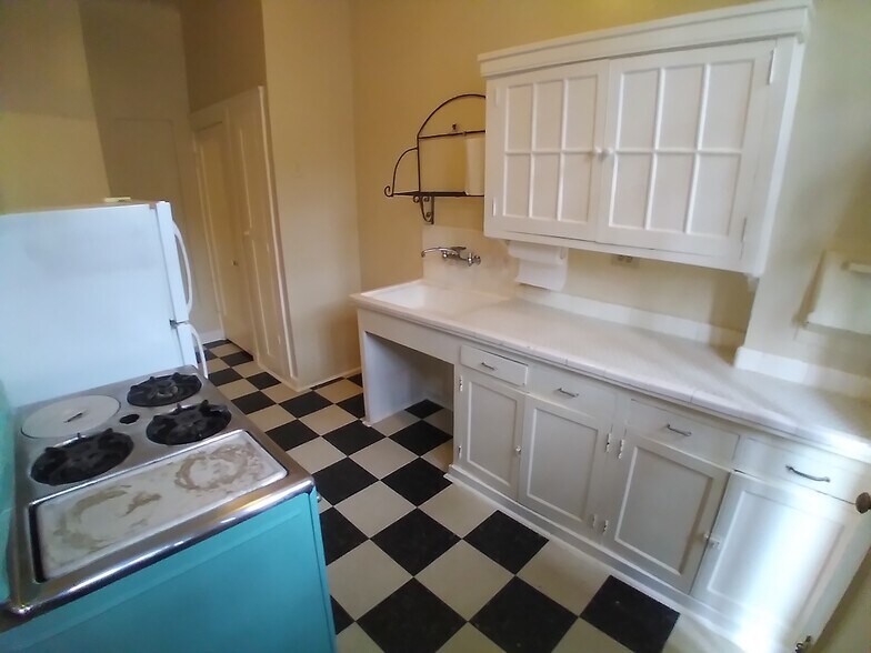 More Photos Of 219 W Magnolia Ave, San Antonio Apartments For Sale