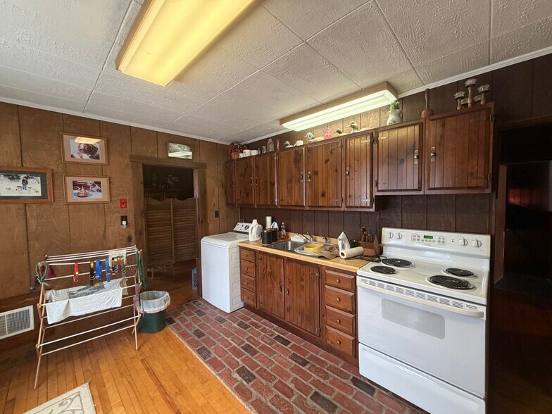 More Photos Of 913 Portland St, Rochester Apartments For Sale