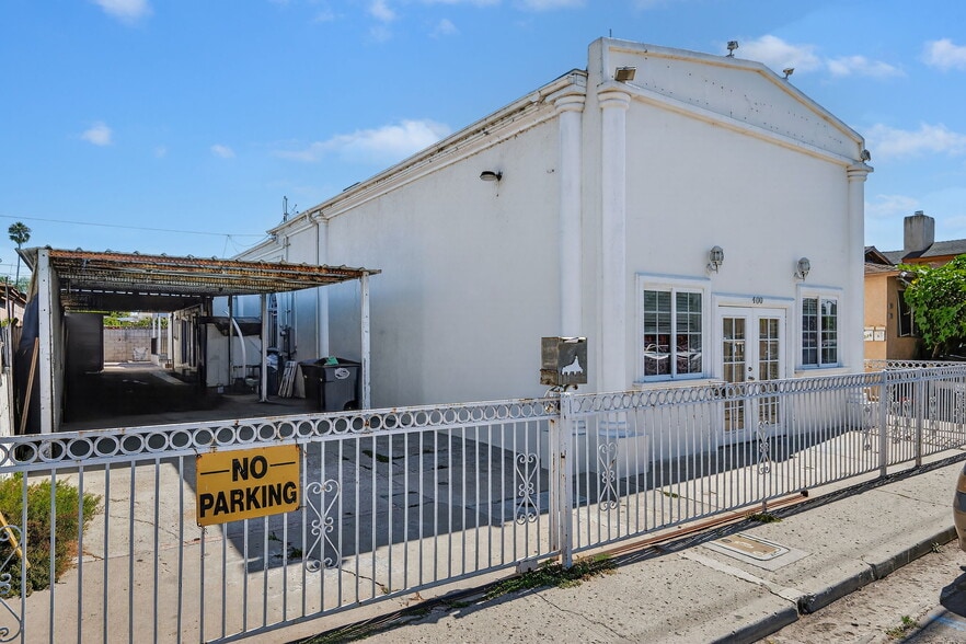 Primary Photo Of 400 N Hayes Ave, Oxnard Multifamily For Sale