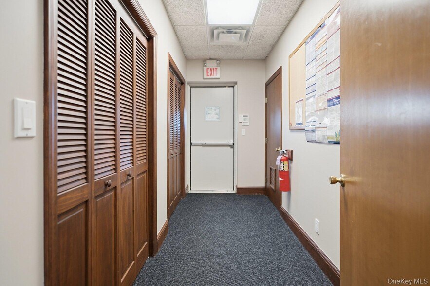 More Photos Of 225 Howell Ave, Riverhead Office For Sale