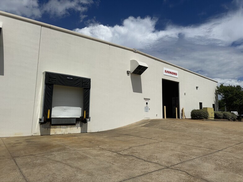 More Photos Of 107 Metroplex Blvd, Jackson Distribution For Lease