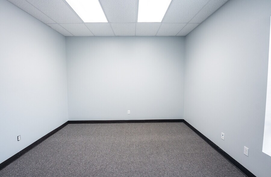 More Photos Of 1120 Toro Grande, Cedar Park Light Distribution For Sale