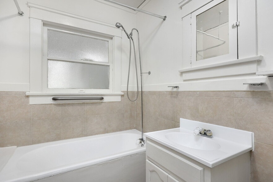 More Photos Of 1462 W 53rd St, Los Angeles Apartments For Sale