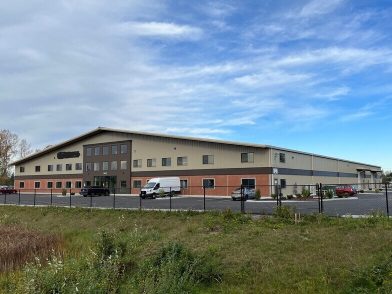 More Photos Of 1400 Commerce Pl, Ferndale Distribution For Lease
