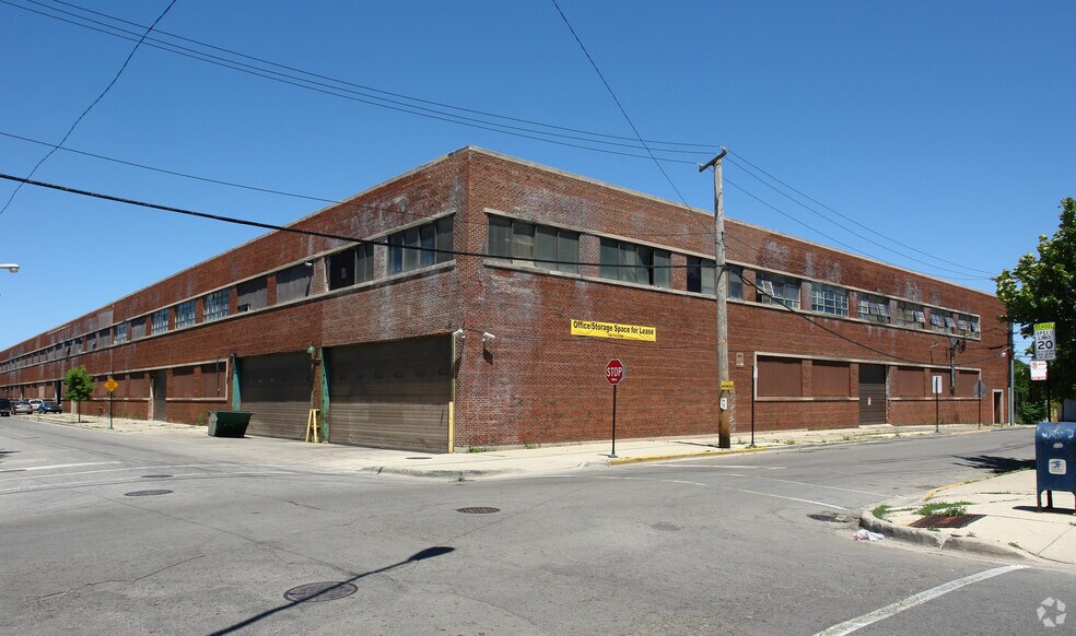 More Photos Of 1901-1949 N Springfield Ave, Chicago Warehouse For Lease