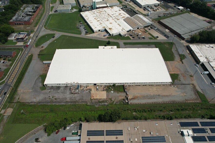 More Photos Of 70 Industrial Dr, Cartersville Warehouse For Sale