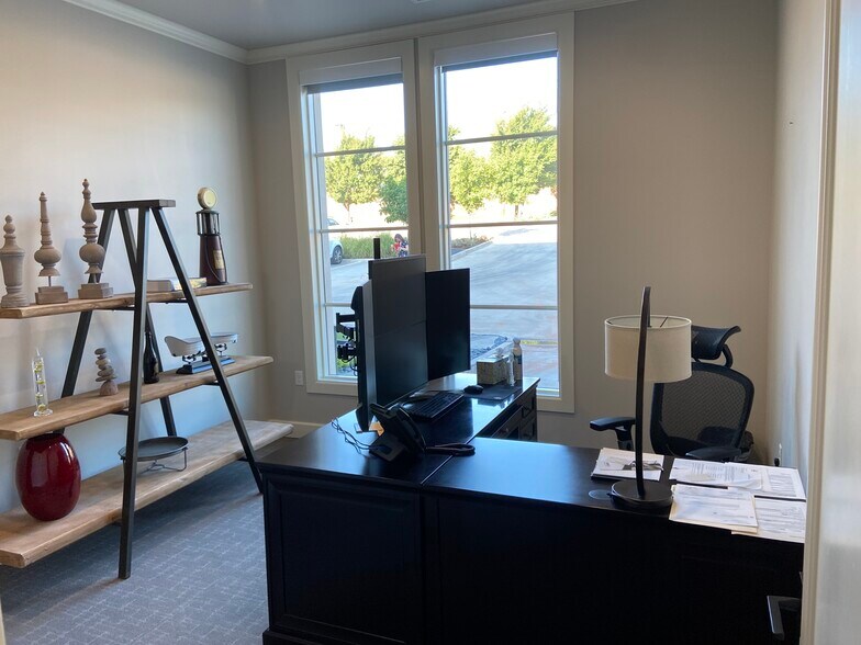 More Photos Of 16328 Muirfield Pl, Edmond Office For Lease