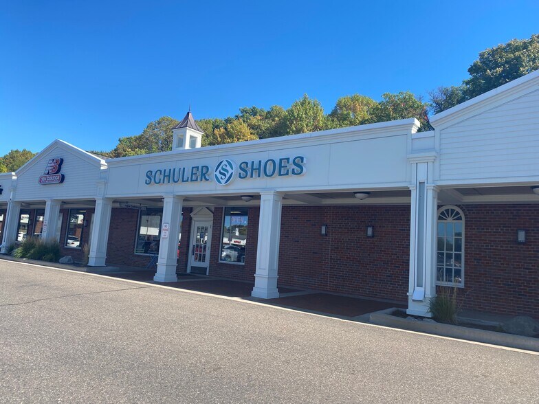 More Photos Of 1151-1179 Wayzata Blvd, Wayzata Unknown For Lease