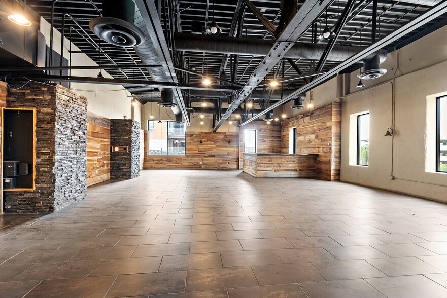 More Photos Of 1402 W Lake St, Minneapolis Restaurant For Sale