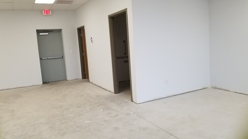 More Photos Of 13212 Wicker Ave, Cedar Lake Office For Lease