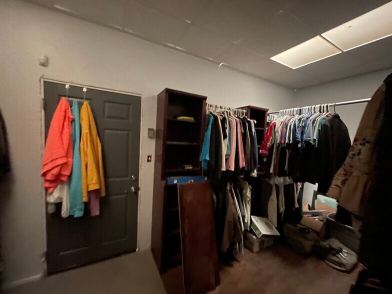 More Photos Of 712 W California Ave, Ridgecrest Warehouse For Sale