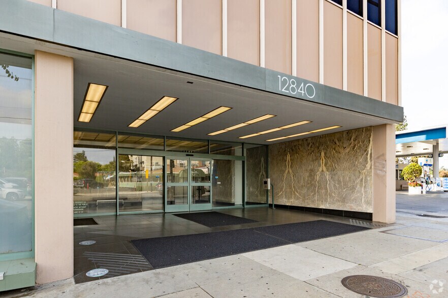 More Photos Of 12840 Riverside Dr, Valley Village Medical For Lease