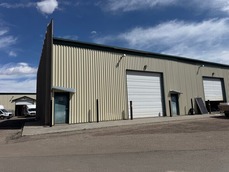 Primary Photo Of 253 Bear River Dr, Evanston Industrial For Lease