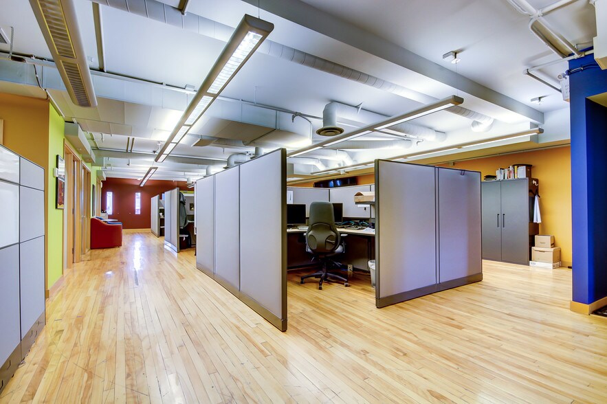 More Photos Of 75 Prom Du Portage, Gatineau Storefront Retail Office For Sale