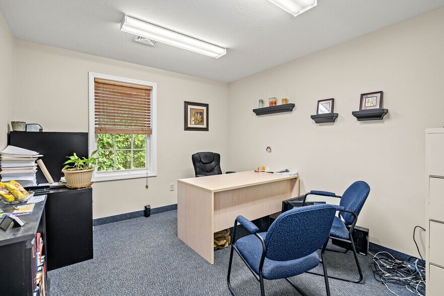 More Photos Of 15 Garden Rd, Plaistow Office For Sale