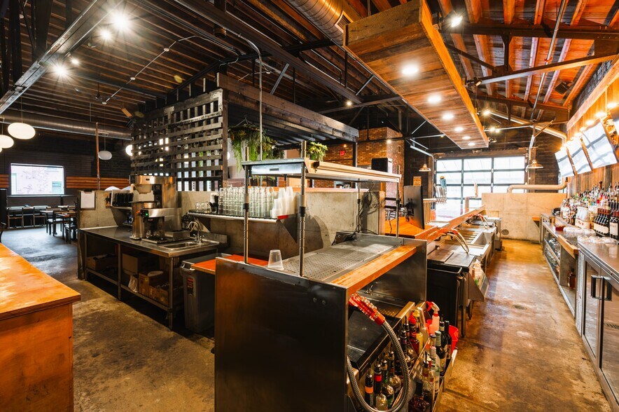 More Photos Of 151 River St, Elk Rapids General Retail For Sale