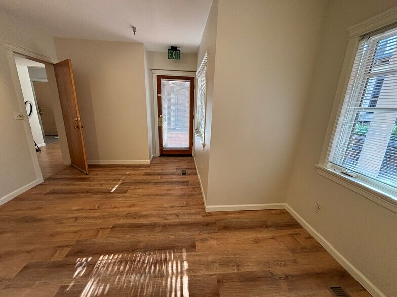 More Photos Of 1634 Walnut St, Boulder Office For Sale