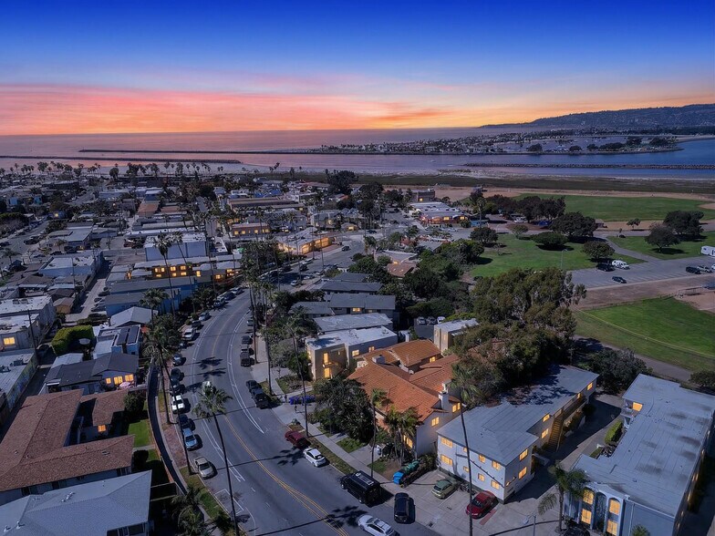 More Photos Of 4930 W Point Loma Blvd, San Diego Apartments For Sale