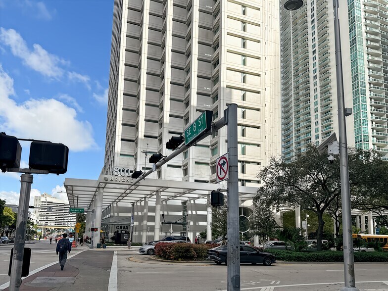 More Photos Of 801 Brickell Ave, Miami Coworking Space