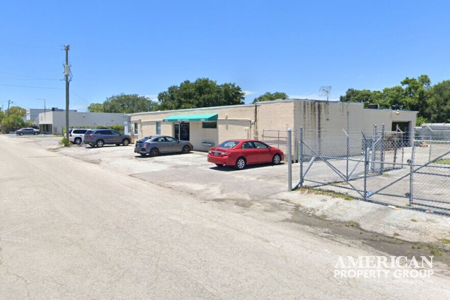 More Photos Of 2053 13th St, Sarasota Warehouse For Sale