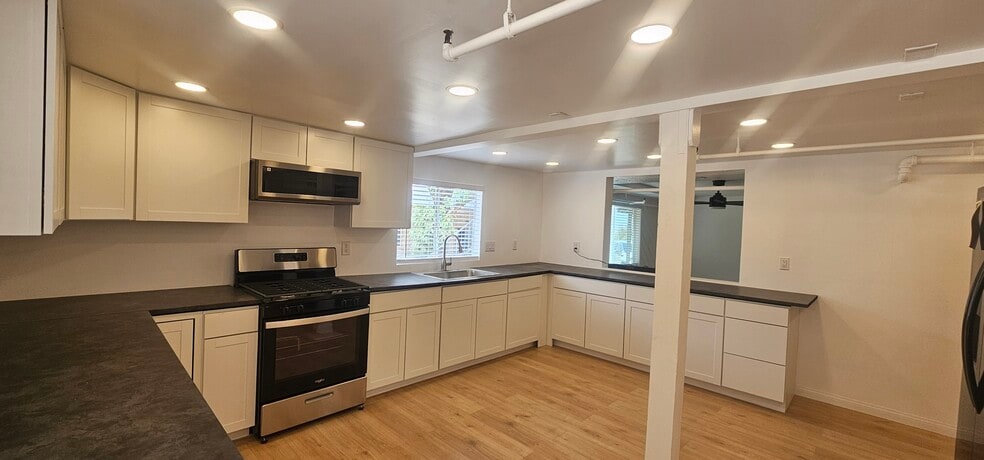 More Photos Of 2100 S State St, Hemet Rehabilitation Center For Sale