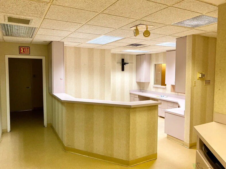 More Photos Of 225 Abraham Flexner Way, Louisville Medical For Sale