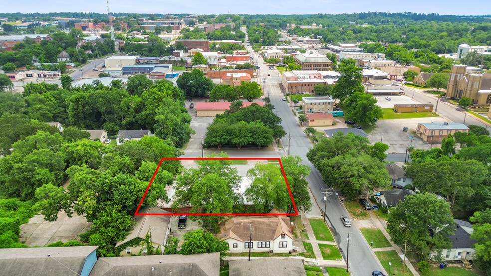 More Photos Of 929 University Ave, Huntsville Storefront Retail Office For Lease