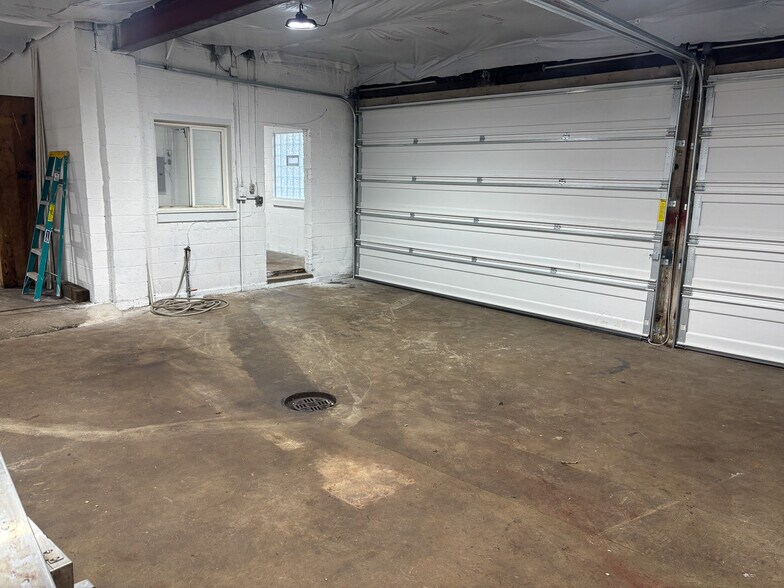 More Photos Of 19200 Miles Rd, Warrensville Heights Flex For Sale