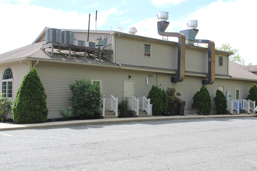 More Photos Of 625 College Hwy, Southwick Restaurant For Sale