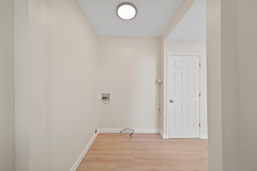 More Photos Of 15379 Howard Rd, Hanover Flex For Sale