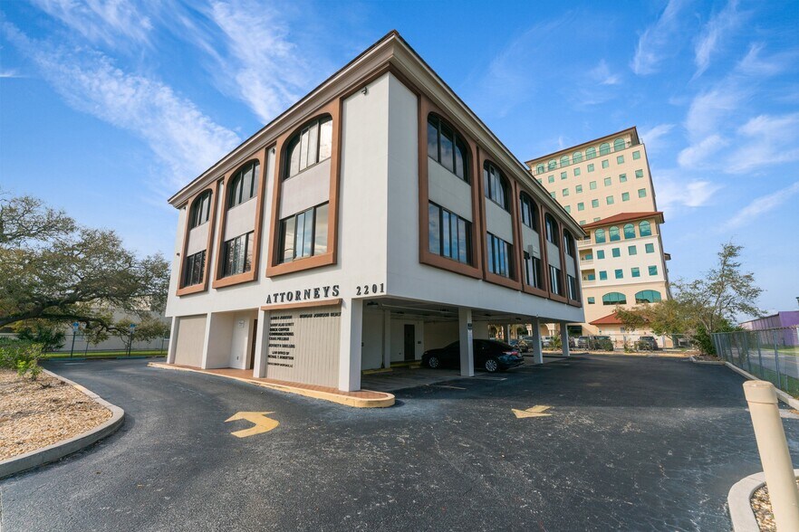 More Photos Of 2201 Ringling Blvd, Sarasota Loft Creative Space For Sale