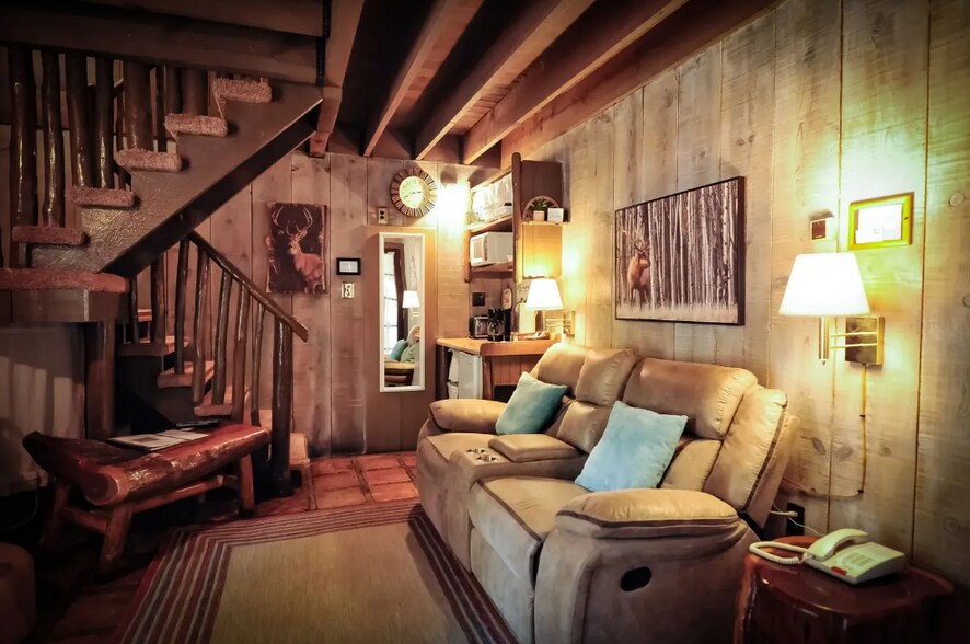 More Photos Of 88 Main St, Pinos Altos Hotel For Sale