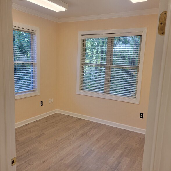 More Photos Of 5640 Six Forks Rd, Raleigh Office For Lease