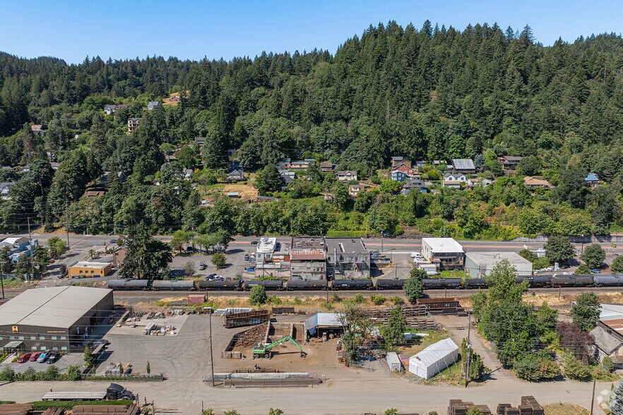 More Photos Of 10818-10828 NW Saint Helens Rd, Portland Light Manufacturing For Sale