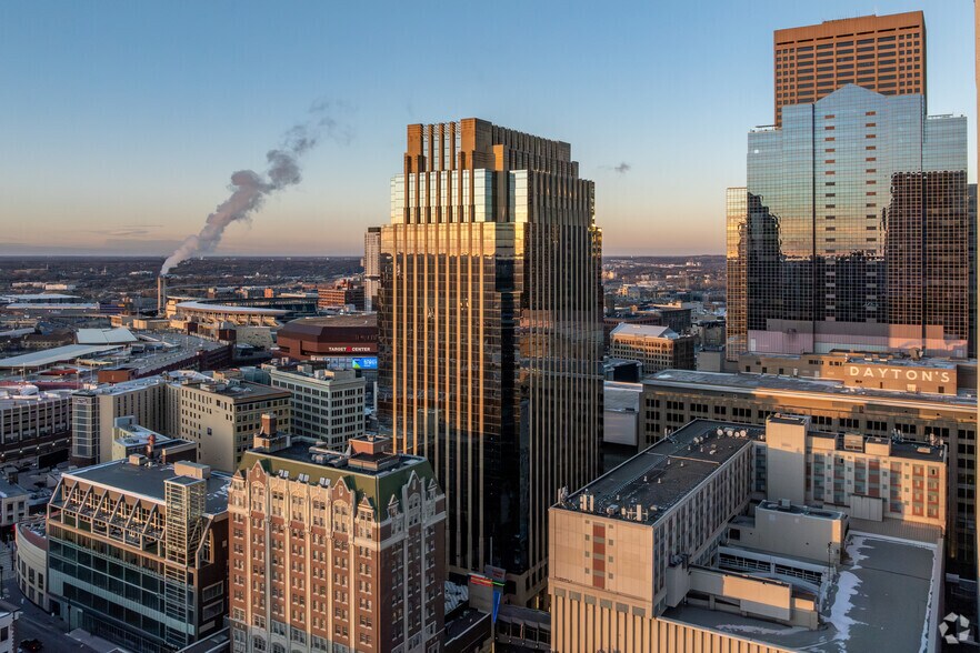 More Photos Of 800 LaSalle Ave, Minneapolis Office For Lease