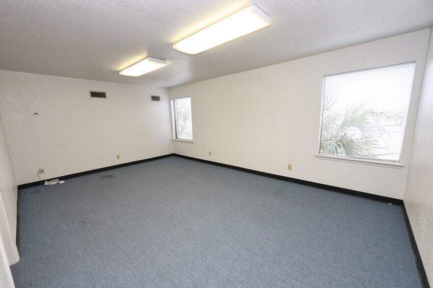 More Photos Of 6511 Stewart Rd, Galveston Office For Lease