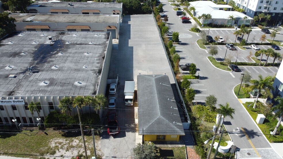 More Photos Of 1627 S Dixie Hwy, Pompano Beach Industrial For Lease