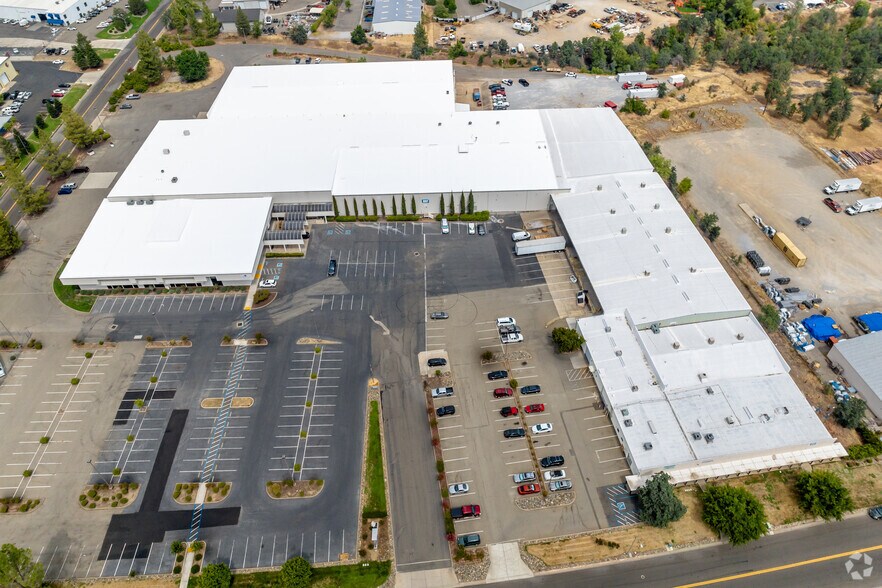 More Photos Of 4300-4356 Caterpillar Rd, Redding Manufacturing For Sale