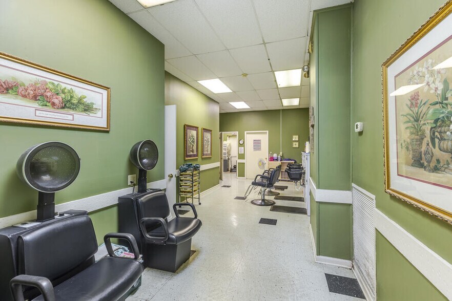 More Photos Of 111 Hudson St, Americus Office For Sale