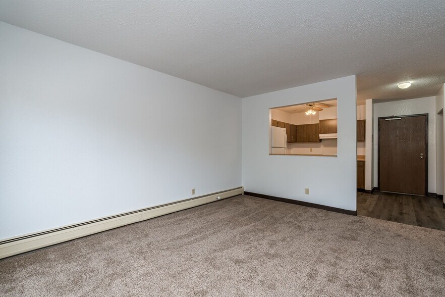 More Photos Of 3200 Maple Ave, Slayton Apartments For Sale