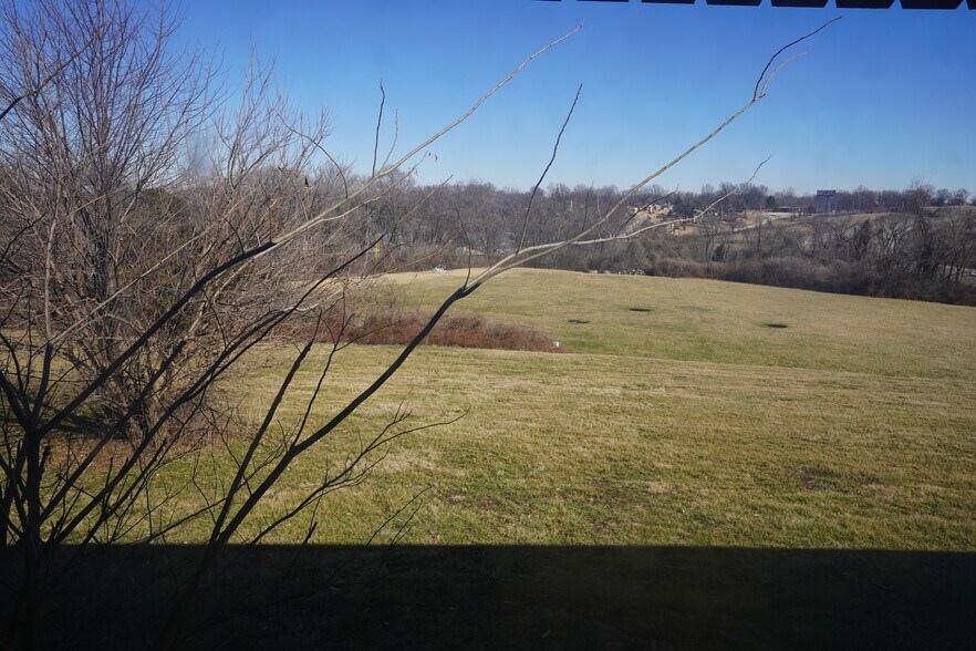 More Photos Of 206 Emerling Dr, Saint Louis Religious Facility For Sale