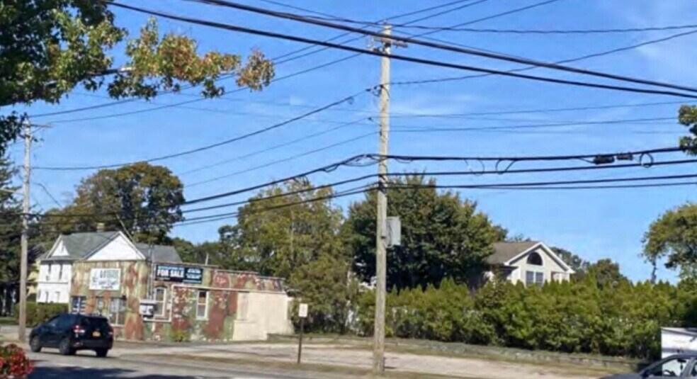 More Photos Of 173 Waverly ave, Patchogue General Retail For Lease