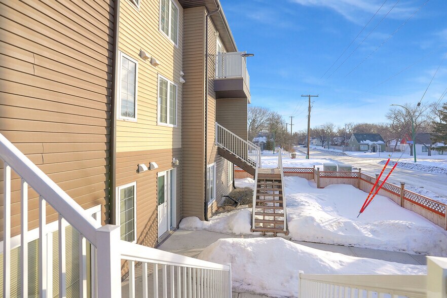 More Photos Of 1175 Pasqua St, Regina Apartments For Sale