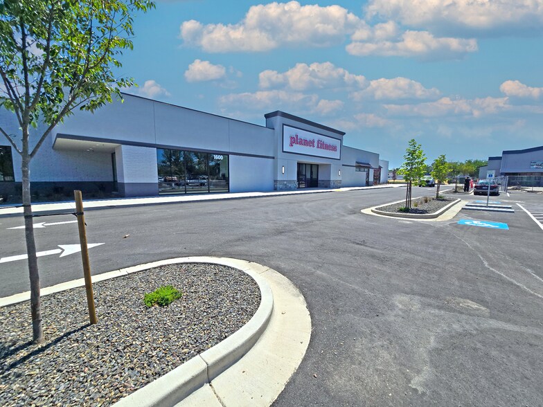 More Photos Of 1600 N Main St, Meridian General Retail For Lease