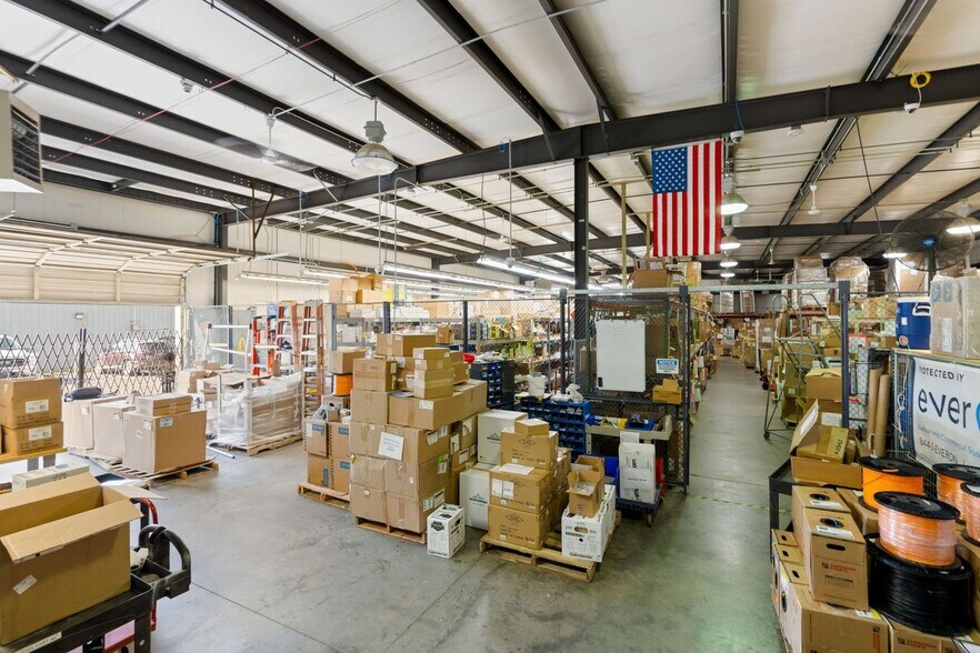 More Photos Of 2700 Diode Ln, Louisville Warehouse For Lease