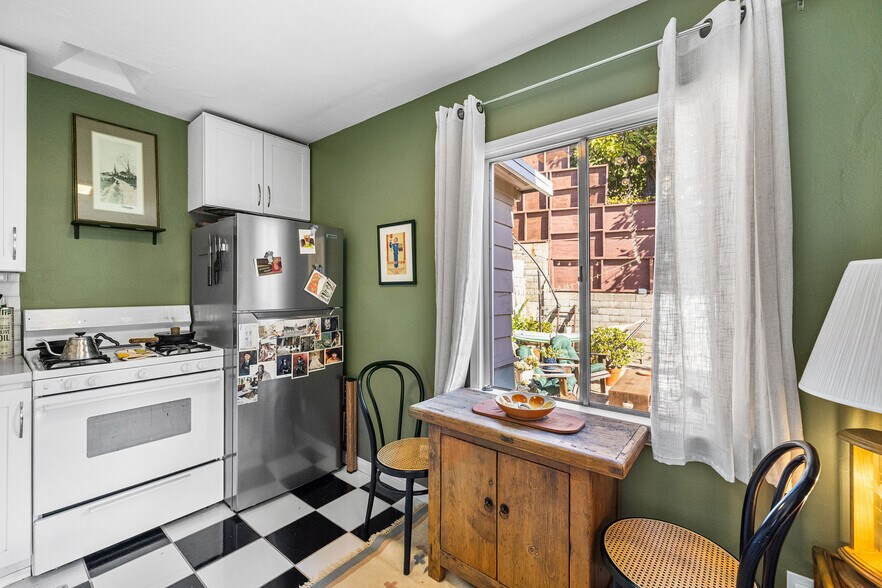 More Photos Of 3055 Future St, Los Angeles Apartments For Sale