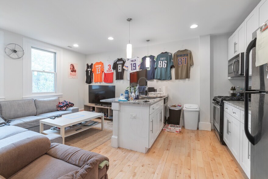 More Photos Of 2020 Locust St, Philadelphia Apartments For Sale