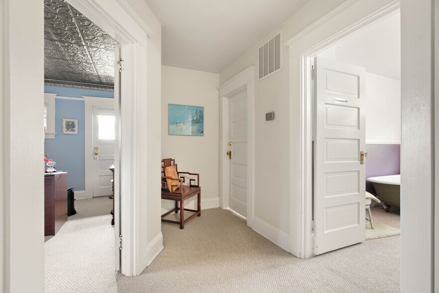 More Photos Of 3906 SW Kelly Ave, Portland Medical For Sale