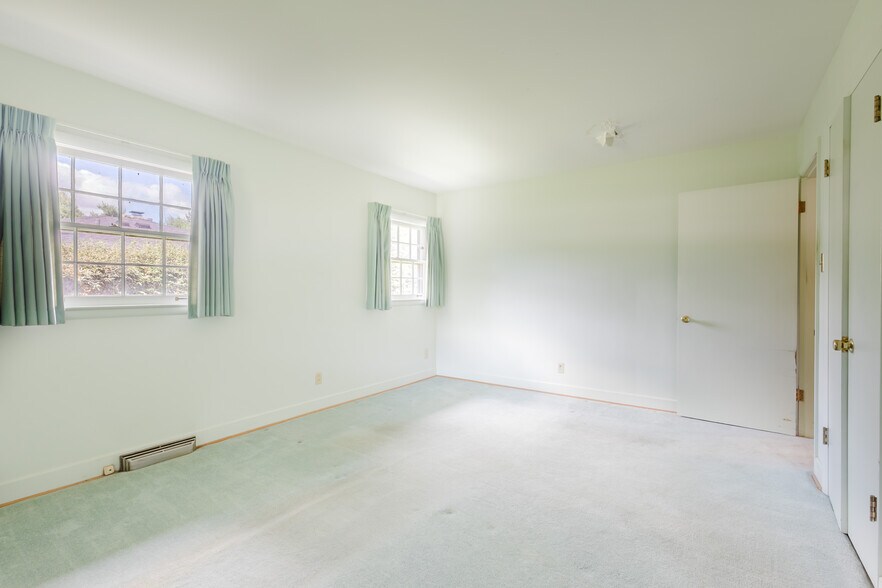 More Photos Of 3025 Breckenwood Dr, Lexington Multifamily For Sale